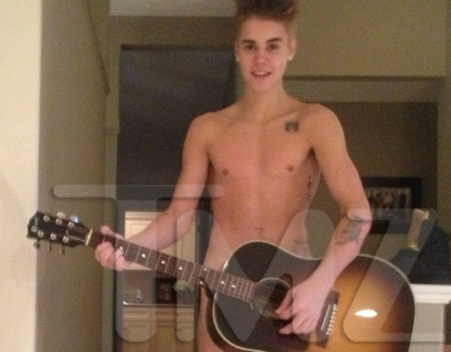 Fotos De Justin Bieber Desnudo Tocando La Guitarra Red