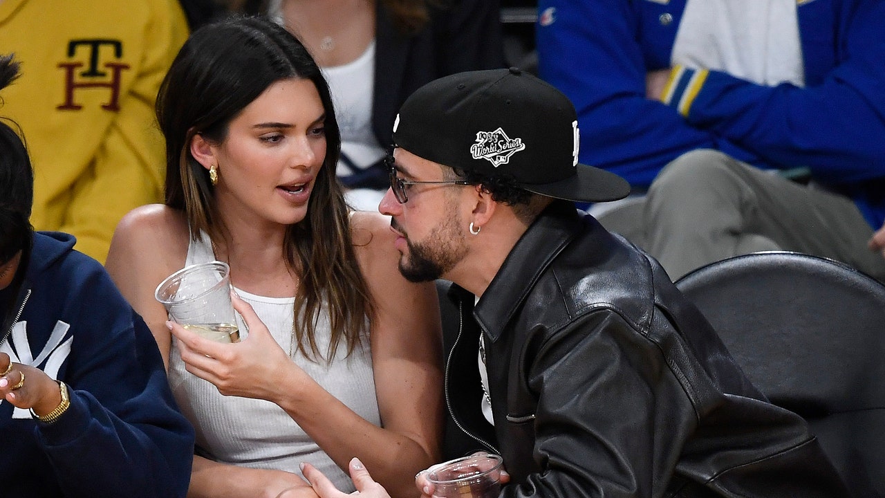 Kendall Jenner Y Bad Bunny Se Convierten En Meme Viral Sentados Juntos