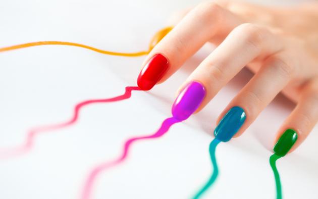 Flipa con los Esmaltes de Uñas que Cambian de Color