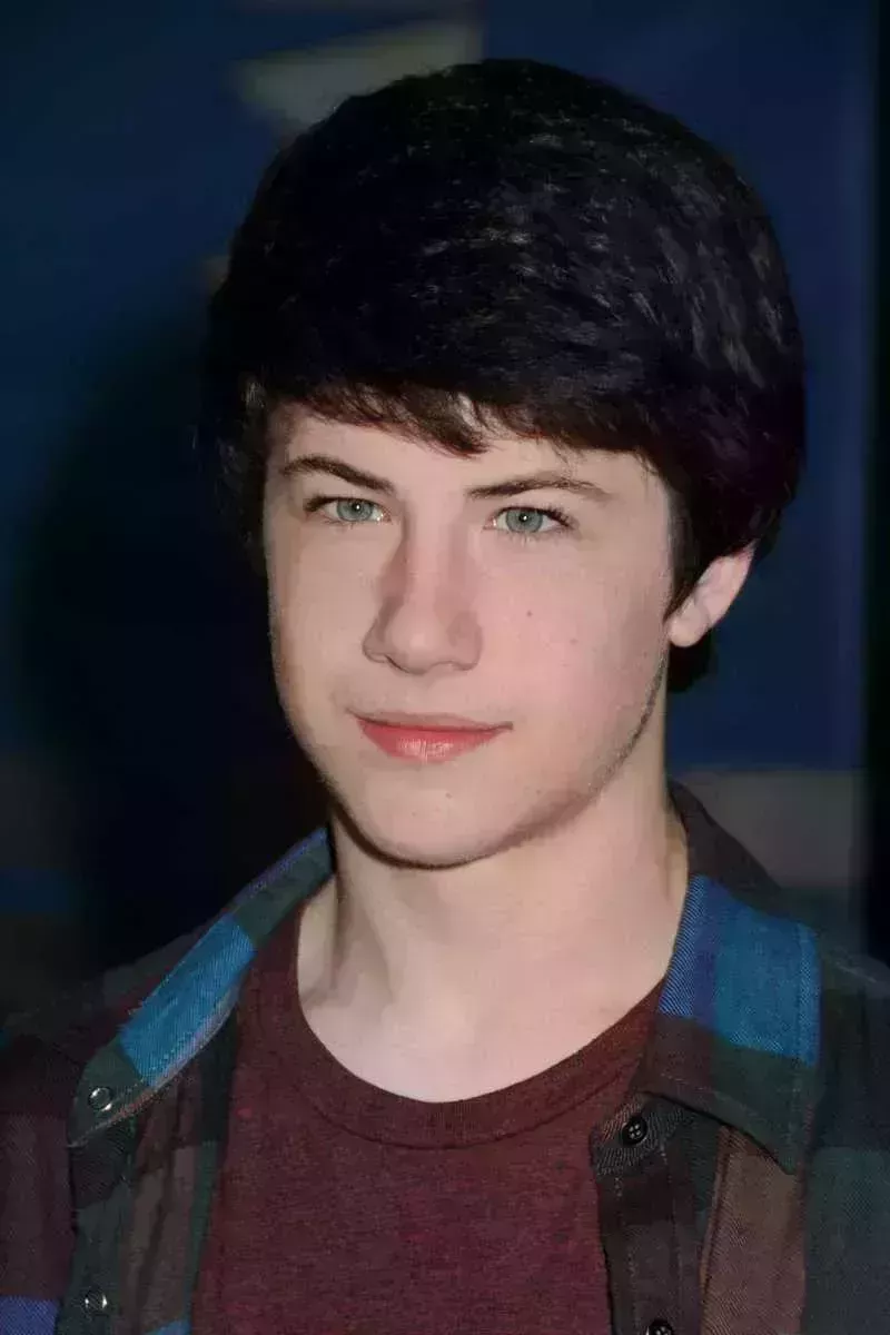 Fotos de Dylan Minnette creciendo en la pantalla a lo largo de los años