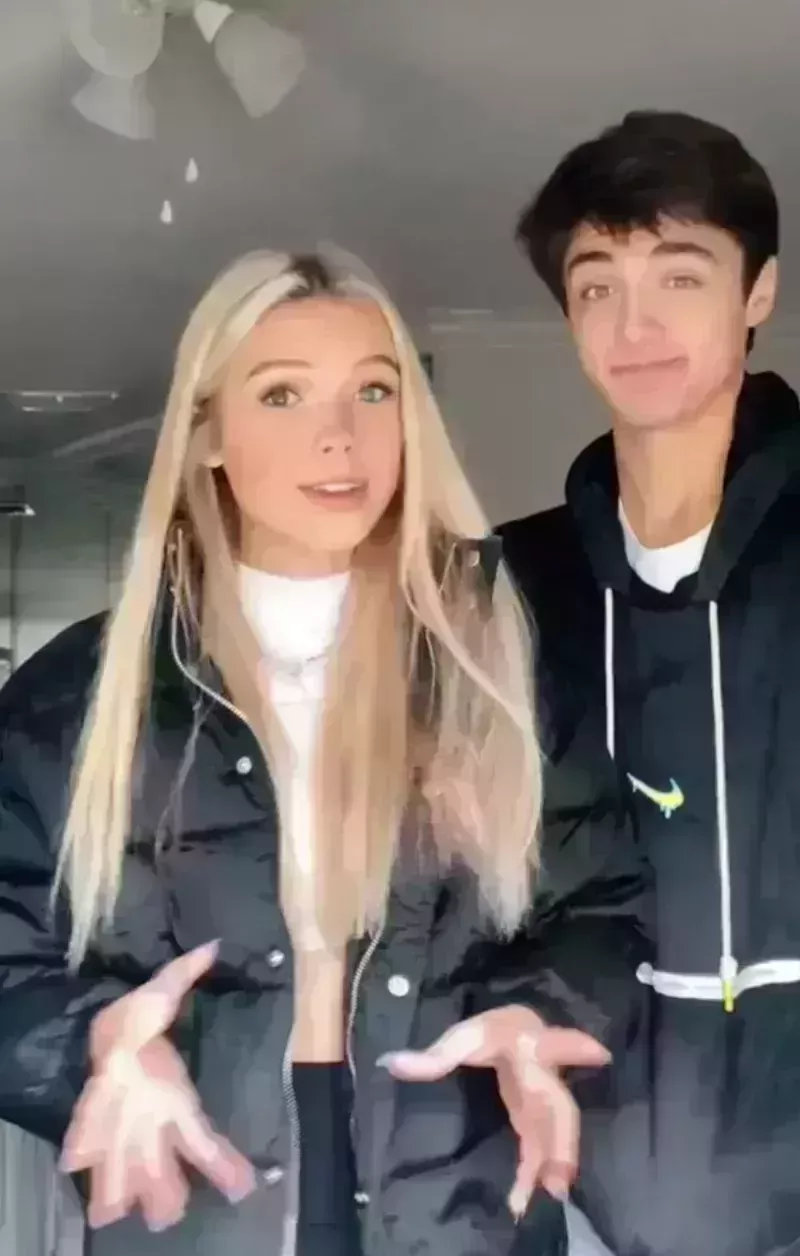 Cronología de la relación entre Asher Angel y Caroline Gregory