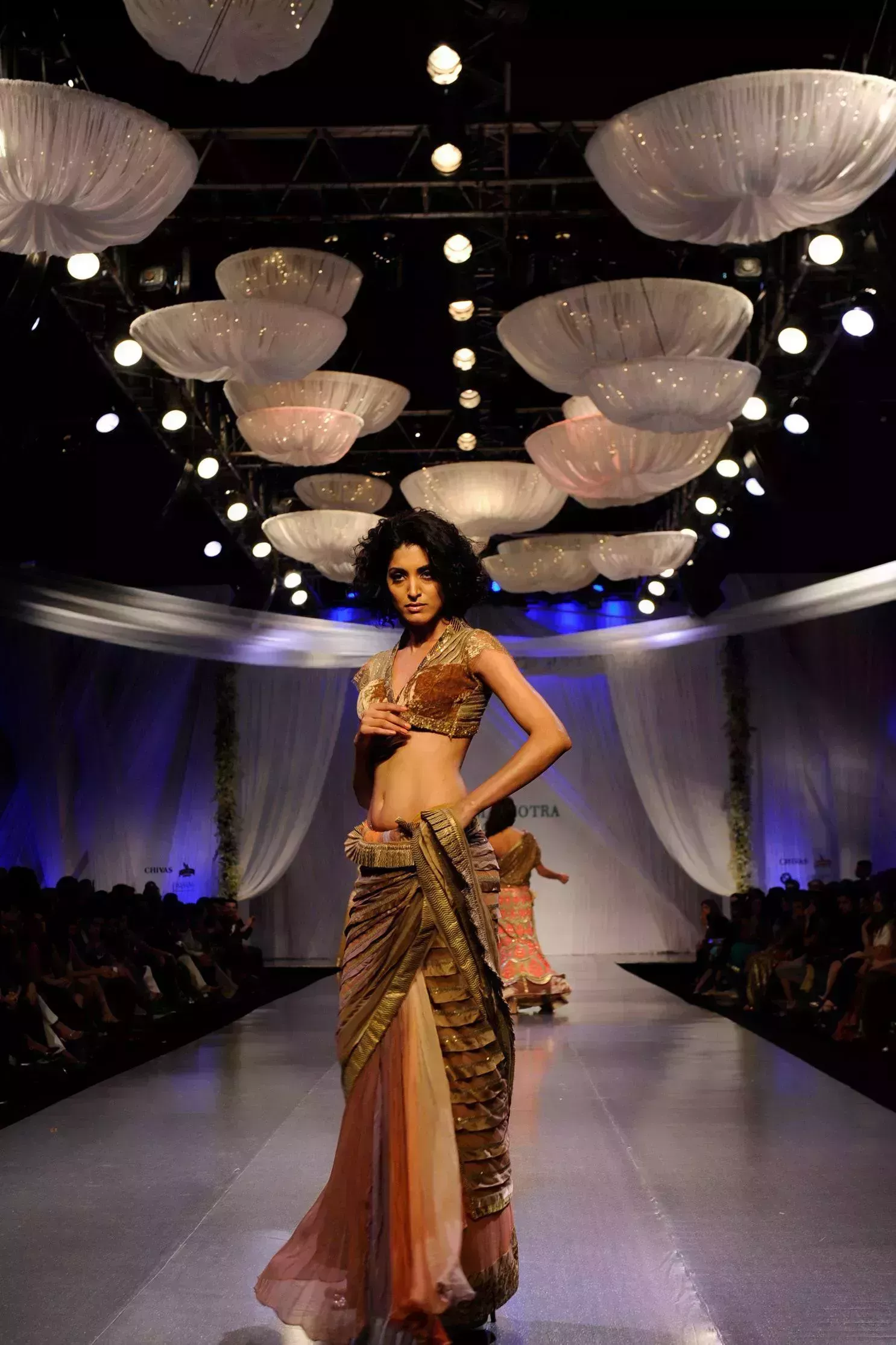 Cómo Manish Malhotra redefinió el estilismo de Bollywood: hilo a hilo