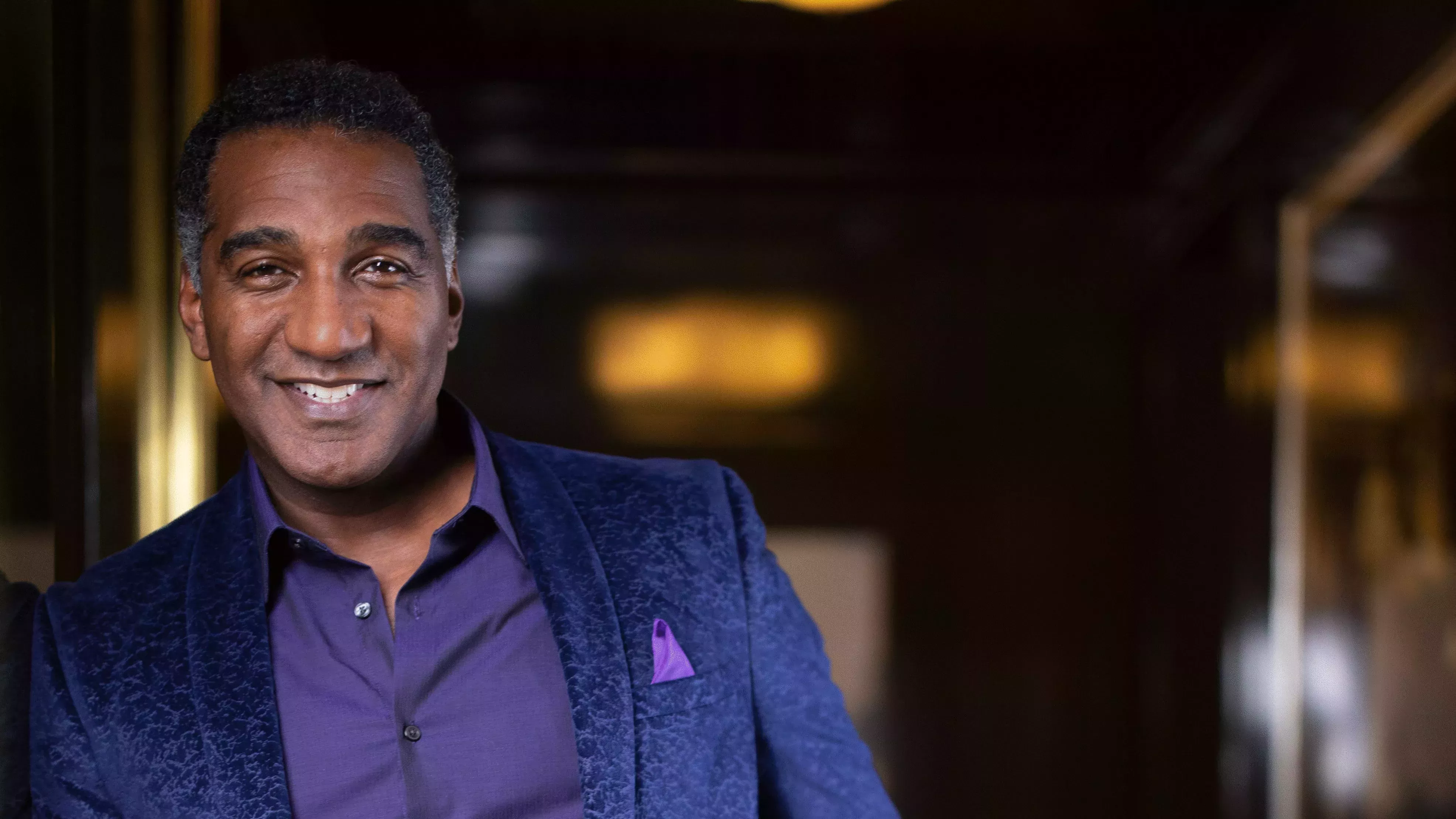 

	
		Norm Lewis habla de cómo llegó a cantar en 