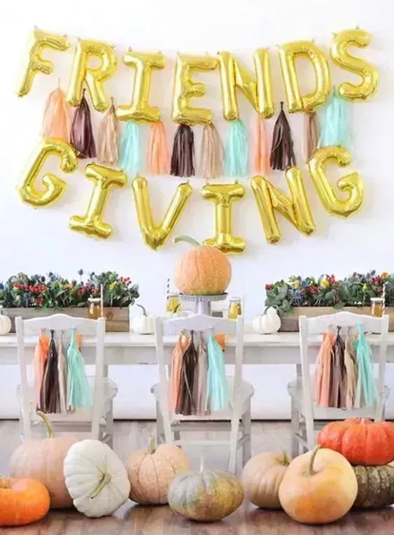 25 mejores ideas para el telón de fondo de Friendsgiving en 2023