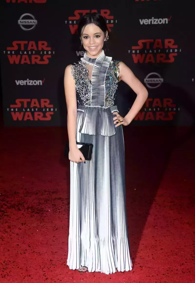 Fotos de la alfombra roja de Jenna Ortega: Fashion Evolution Pictures