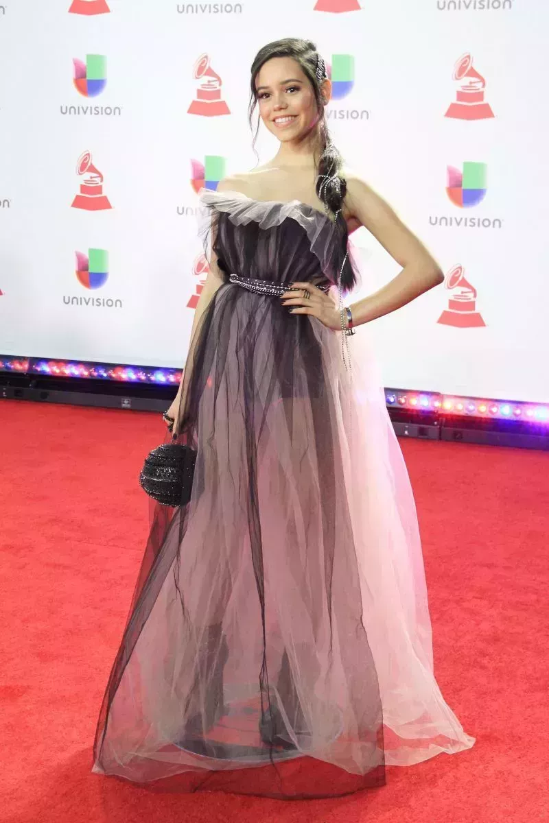 Fotos de la alfombra roja de Jenna Ortega: Fashion Evolution Pictures