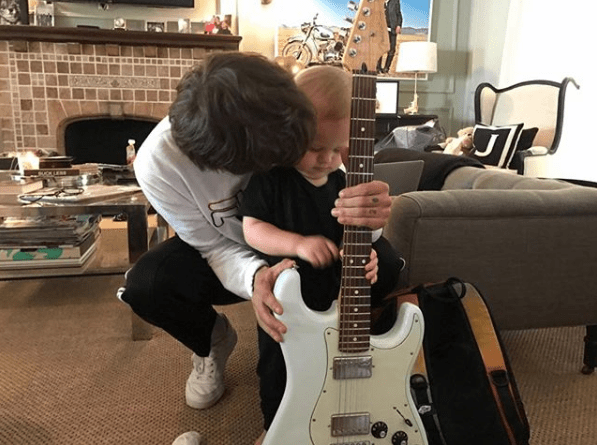 El hijo de Louis Tomlinson: Álbum de fotos de Freddie Tomlinson