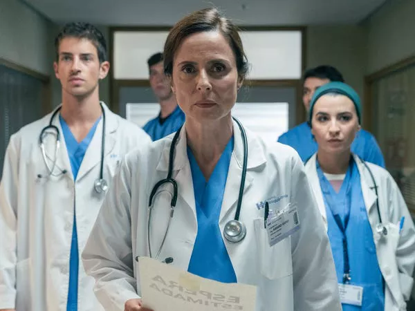 Breathless es un drama médico español. CARLA OSET/NETFLIX