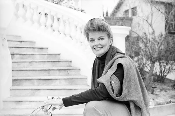 Katharine Hepburn ganó un récord de cuatro premios de la Academia.