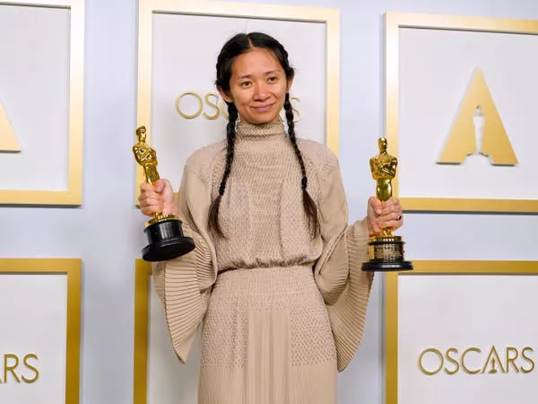 Chloé Zhao ganó los premios de la Academia a mejor película y mejor directora en 2021.