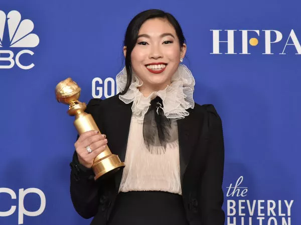 Awkwafina ganó el Golden Globe a la mejor actriz en una comedia musical en 2020.