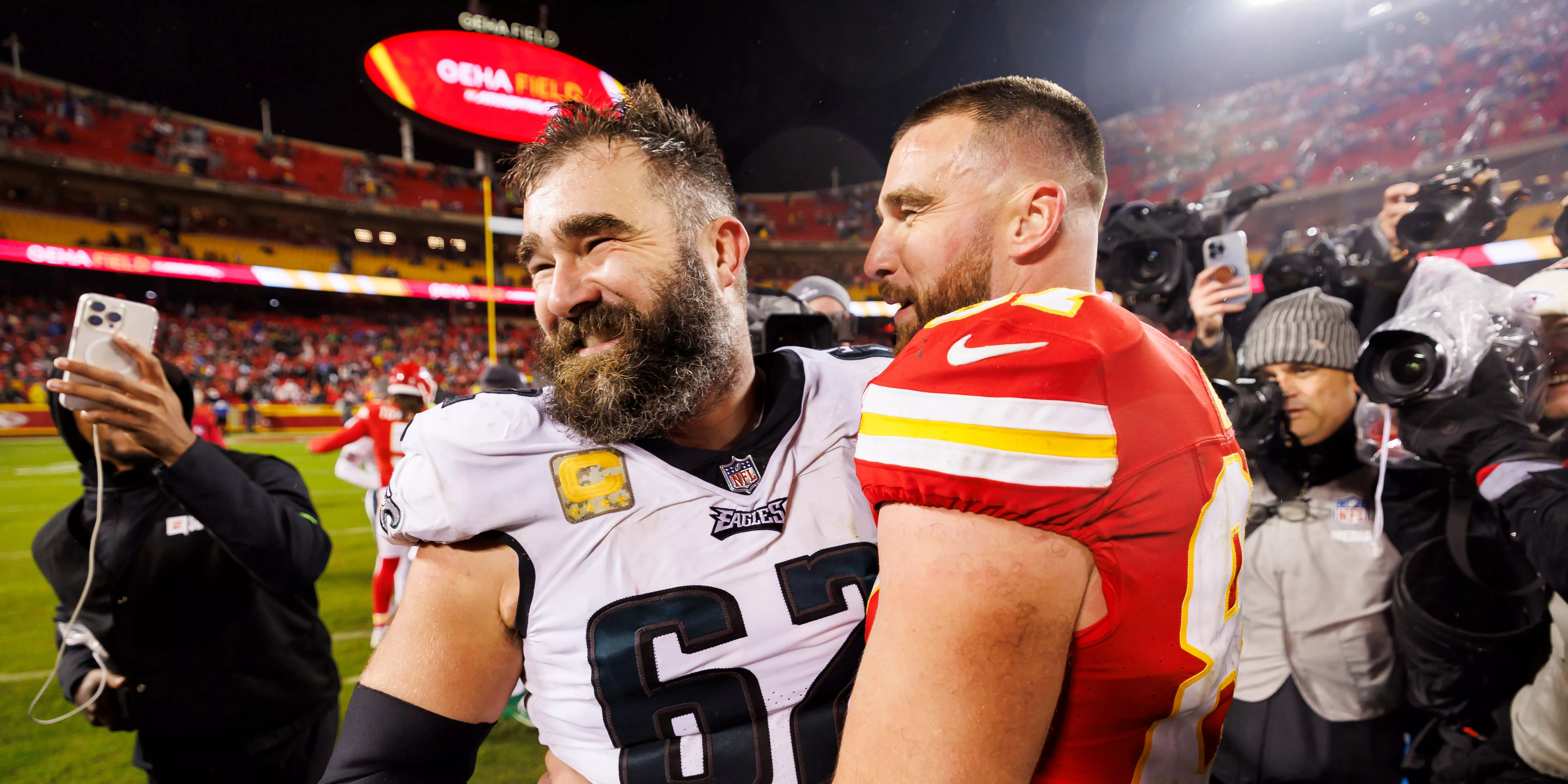 Todas las formas en que los hermanos Travis y Jason Kelce están expandiendo su marca