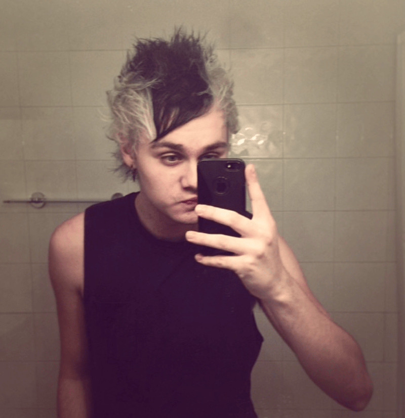 El pelo de Michael Clifford cambia a lo largo de los años: Fotos