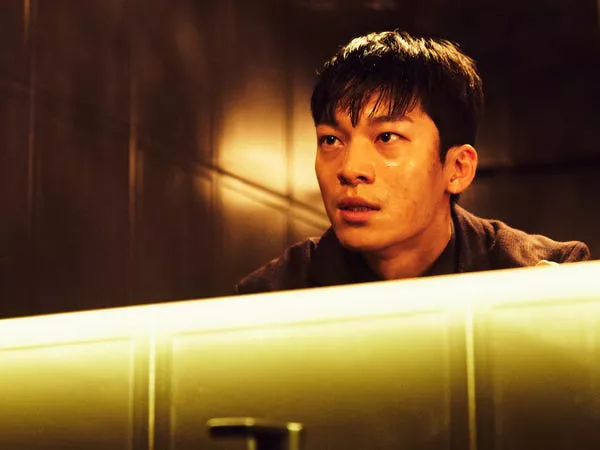 Hwang Jun-ho (Wi Ha-jun) fue el detective que se infiltró en el juego mortal.