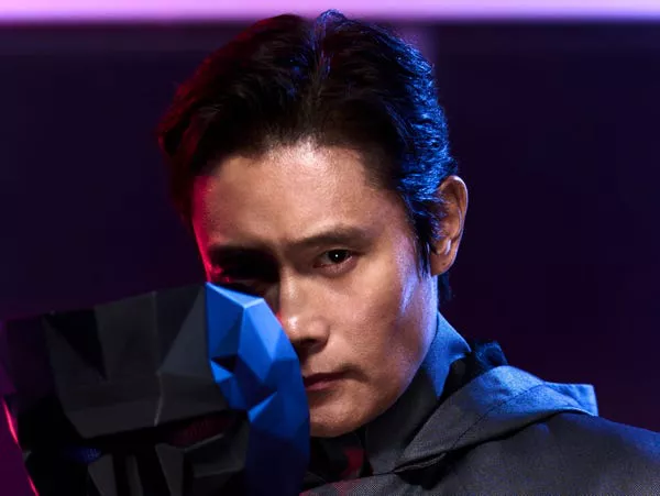 Lee Byung-hun como el Frente en 'Squid Game' temporada dos.