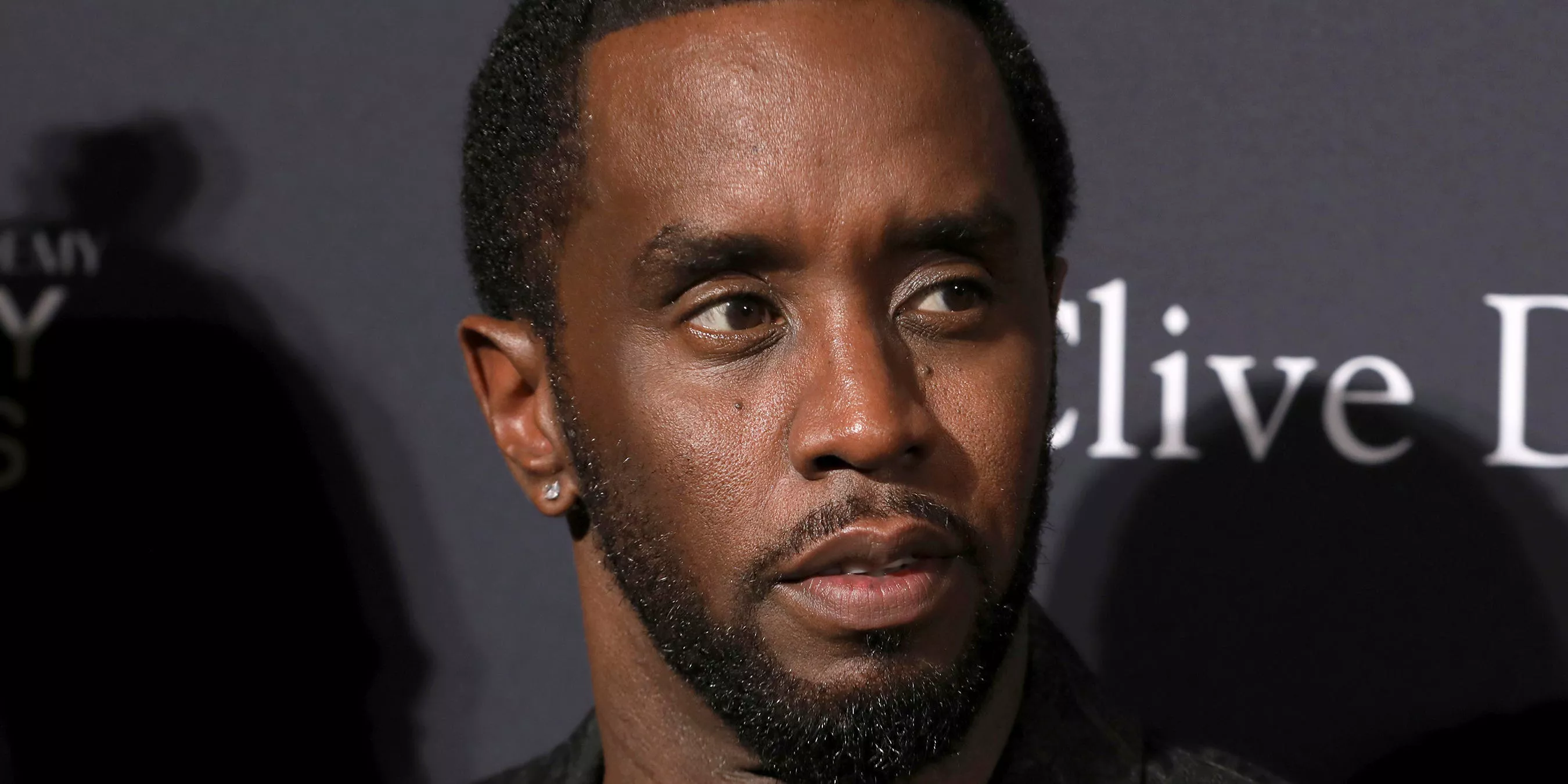 Los abogados de Diddy quieren saber cómo llegaron a manos de los fiscales las notas que tenía dentro de su celda de Brooklyn