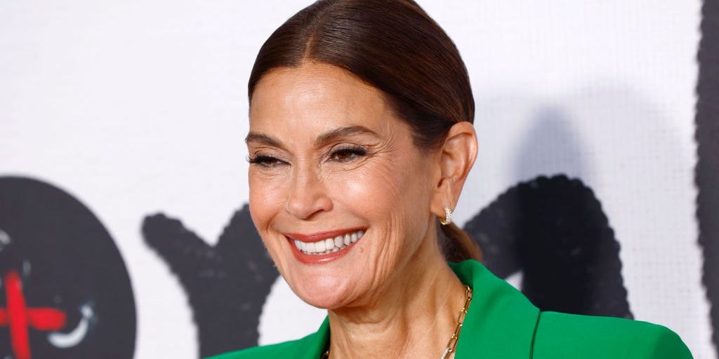 Teri Hatcher, 59, dice que 'simplemente no es tan divertido' salir a cita a su edad