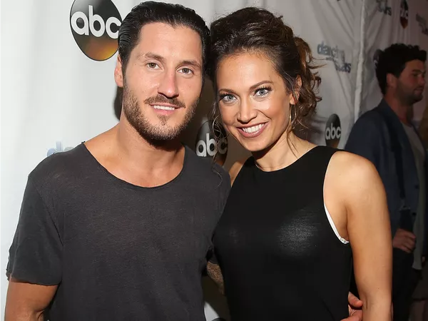 Val Chmerkovskiy y Ginger Zee obtuvieron una puntuación perfecta en Icons Night. Getty/Jesse Grant