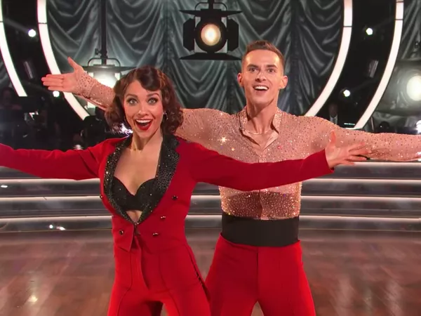 Jenna Johnson y Adam Rippon terminaron ganando esta temporada. Dancing With the Stars/YouTube