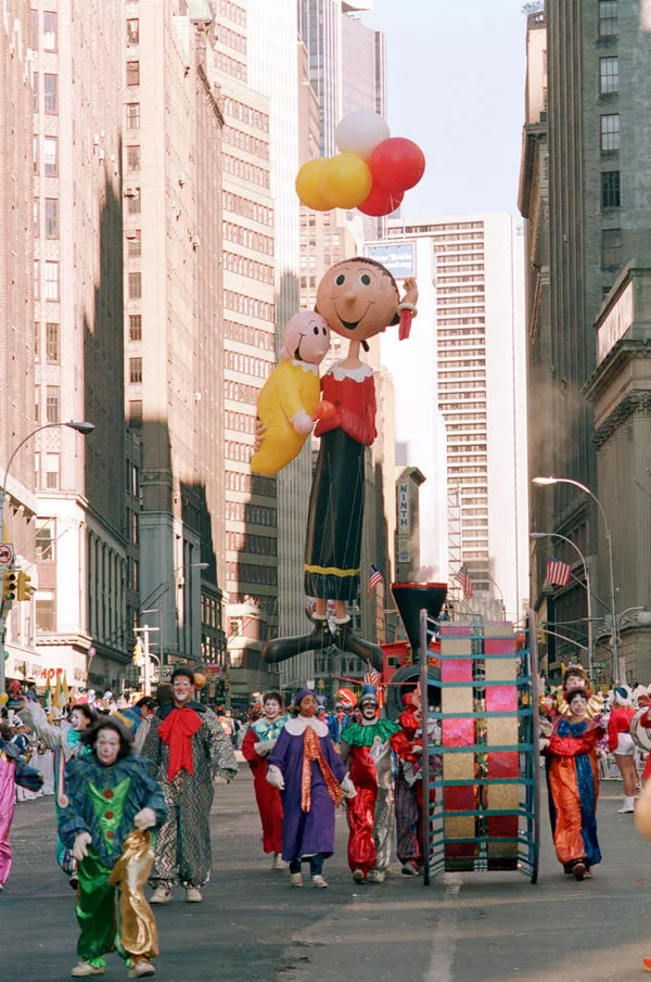 Un globo de Olive Oyl y Swee'Pea fue presentado en 1986.