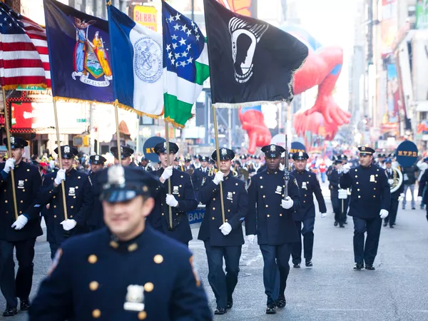 Oficiales del NYPD en el desfile de 2011.