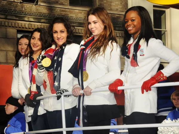 Los Fierce Five asistieron al desfile en 2012.