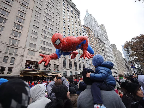 Un globo de Spider-Man voló por encima en 2014.