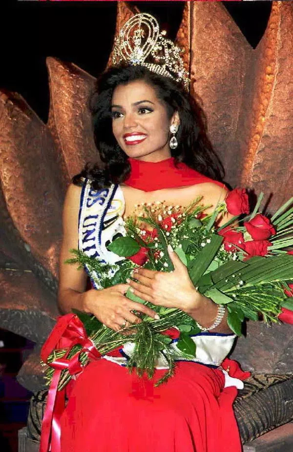 Chelsi Smith fue la primera mujer birracial en ganar Miss Texas.