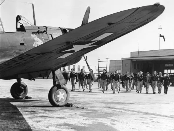 Durante la Segunda Guerra Mundial, Kilgare-Brier se unió a las Pilotos de Servicio de Mujeres (WASPs).