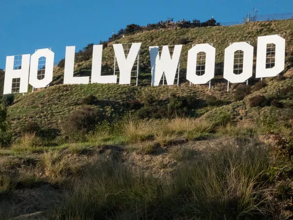 El letrero originalmente decía 'Hollywoodland' hasta 1949.