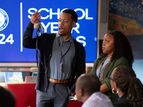 Tyler James Williams y Quinta Brunson en 'Abbott Elementary.'