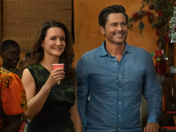 Kristin Davis y Rob Lowe en 'Holiday in the Wild.'