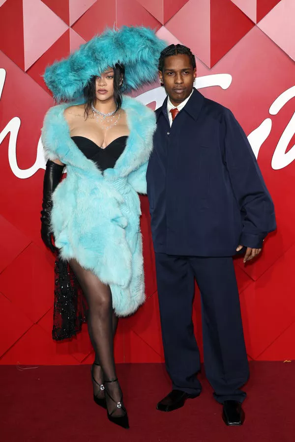 Rihanna y A$AP Rocky asistiendo a los 2024 Fashion Awards.