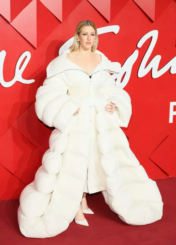 Ellie Goulding asistiendo a los 2024 Fashion Awards.