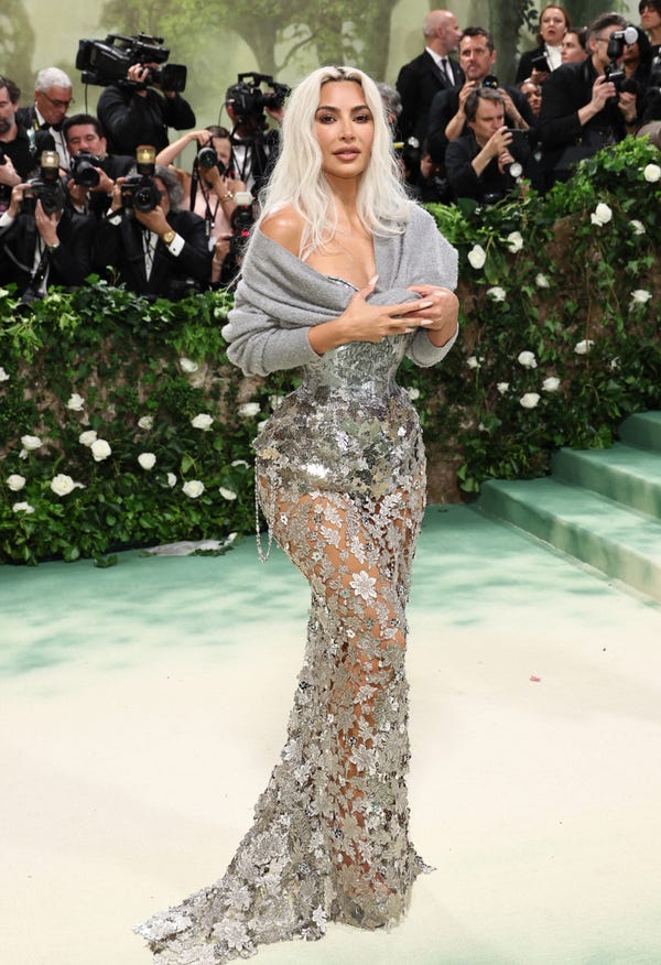 Kim Kardashian asiste a la Met Gala 2024 en la ciudad de Nueva York.