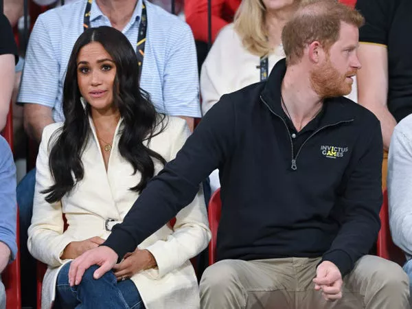 Príncipe Harry y Meghan Markle asisten al evento de voleibol durante los Juegos Invictus en La Haya, Países Bajos, el 17 de abril de 2022