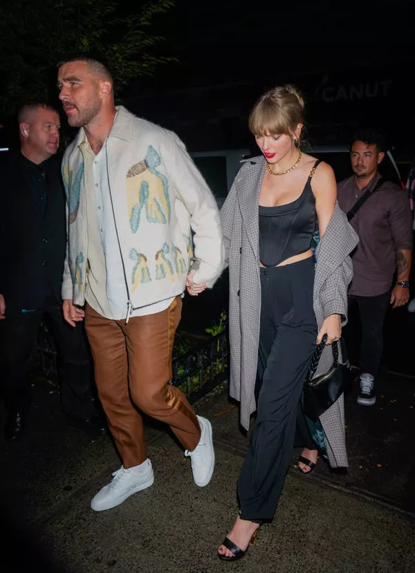 Travis Kelce y Taylor Swift en Nueva York en octubre de 2023.