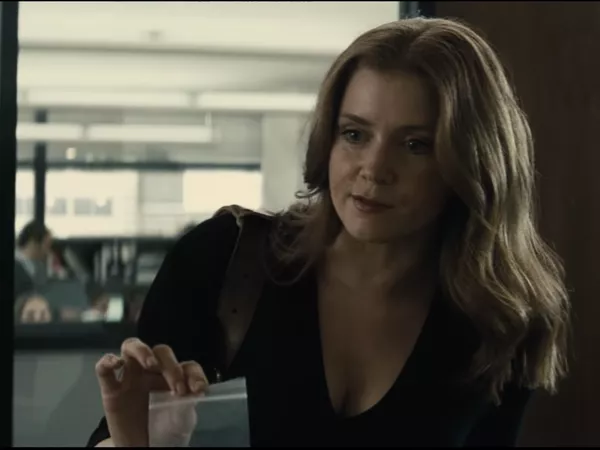 Amy Adams como Lois Lane. 