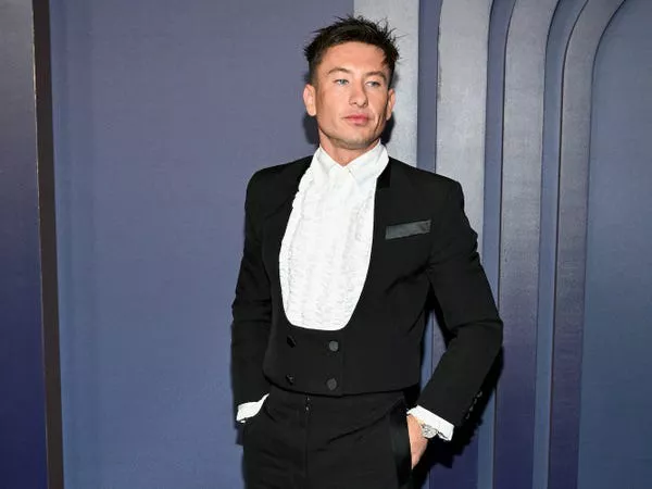 Barry Keoghan asiste a los Governors Awards en 2024.