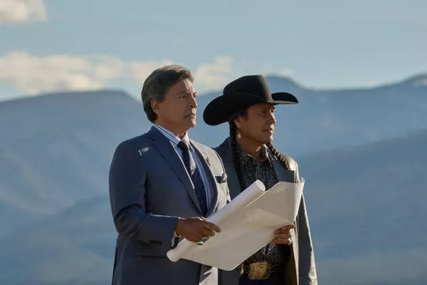 Gil Birmingham como Thomas Rainwater