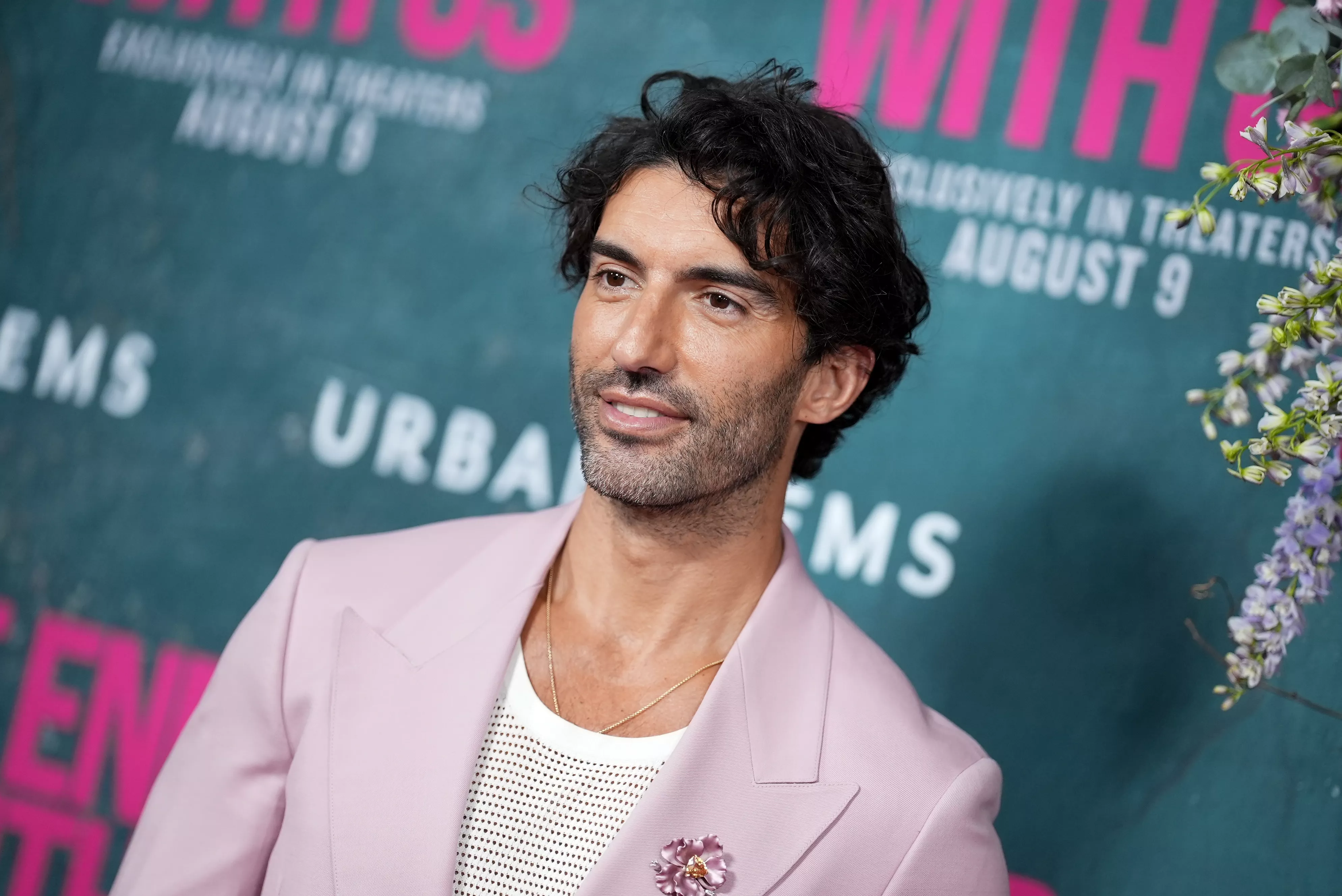 Justin Baldoni demandado por ex publicista en medio del escándalo de Blake Lively