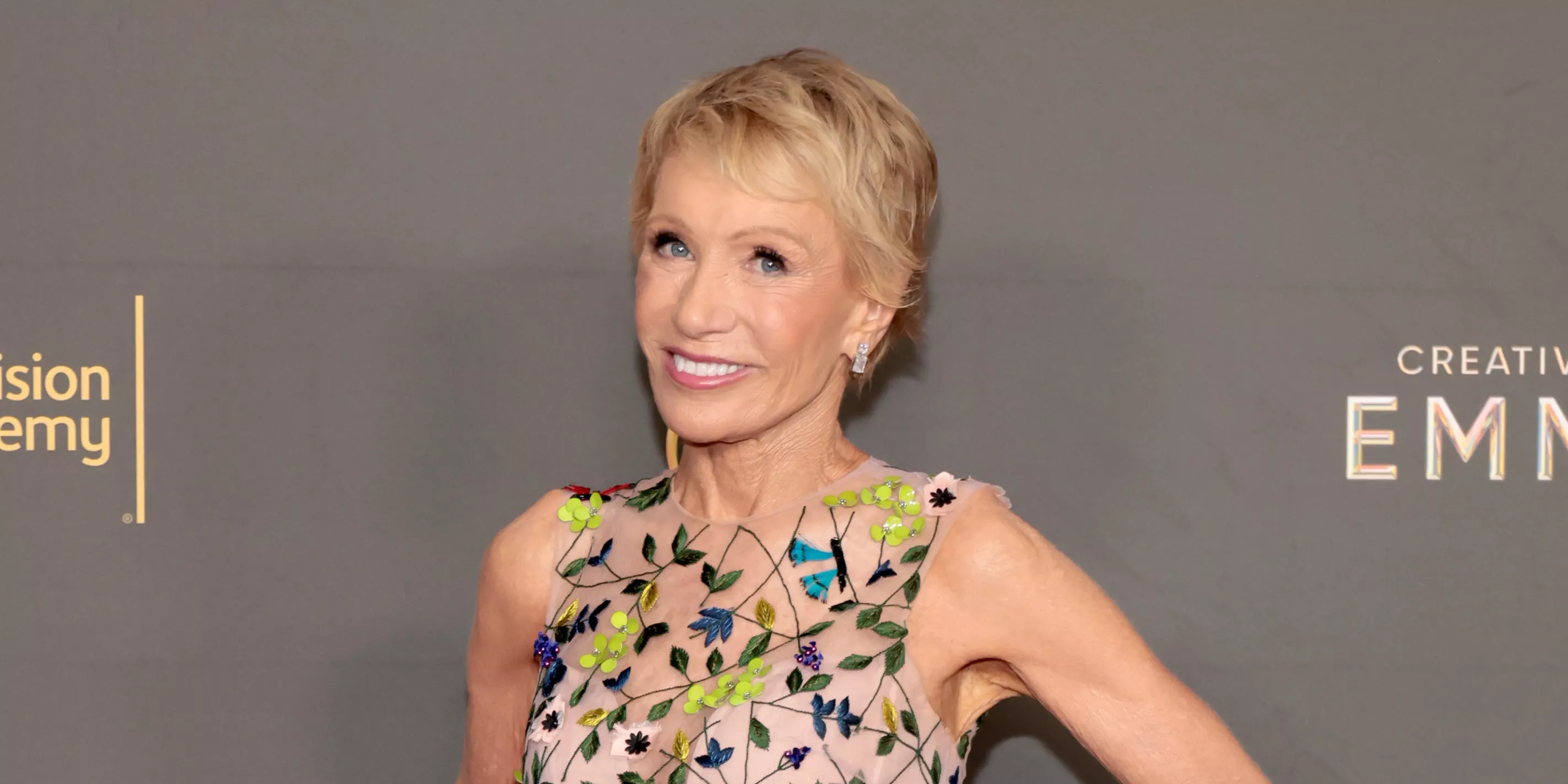 La multimillonaria estrella de 'Shark Tank', Barbara Corcoran, dice que solo vuela en clase económica y hace un mejor uso de sus millas gratuitas