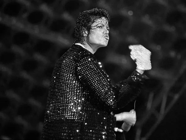 Michael Jackson tiene dos canciones certificadas como diamante.