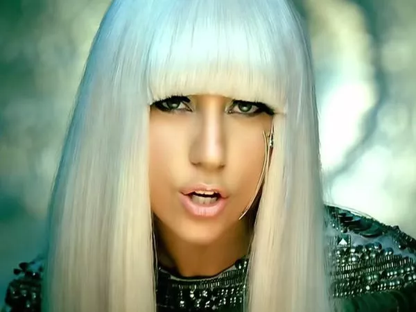 Lady Gaga en 'Poker Face'.