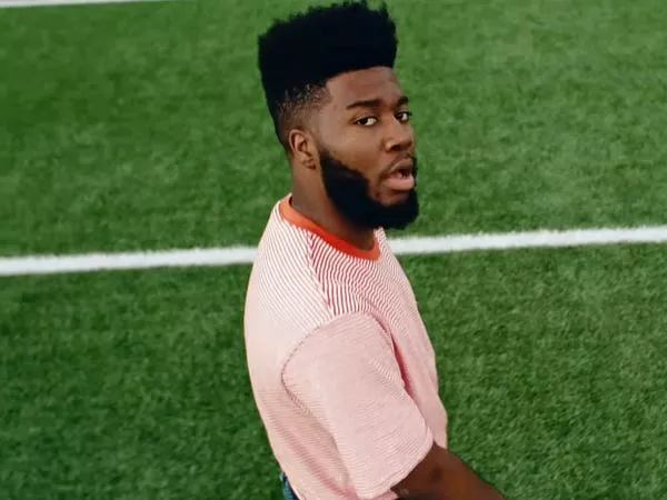 Khalid en 'Young Dumb & Broke'.