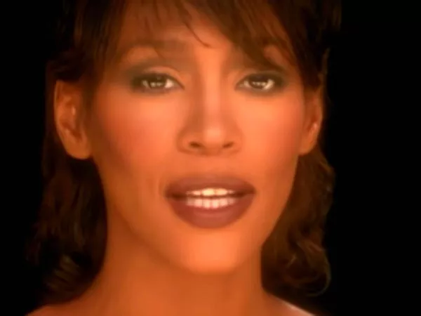 Exhale (Shoop Shoop) fue lanzada en 1995. Whitney Houston/YouTube