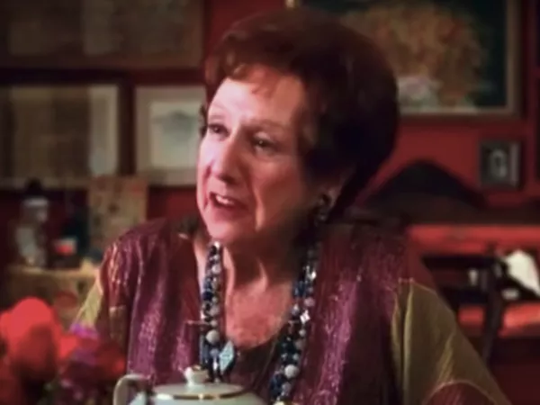 Jean Stapleton en 'You've Got Mail.' Warner Bros.