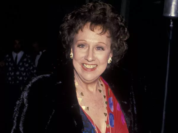 Jean Stapleton tuvo apariciones especiales en varias sitcoms famosas.