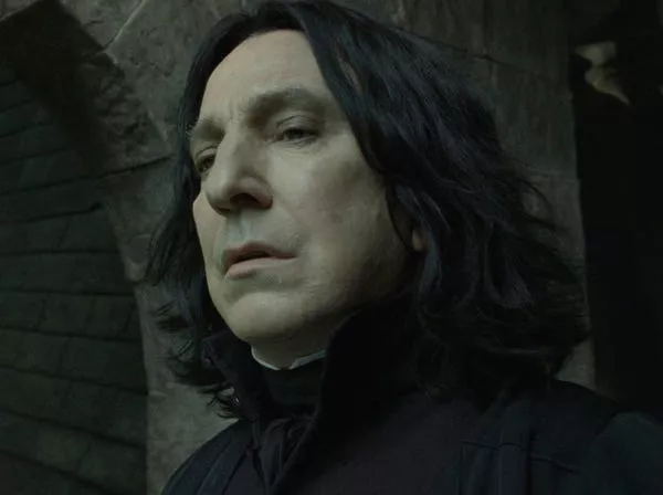 La traducción de Severus y su apellido es significativa para su personaje.