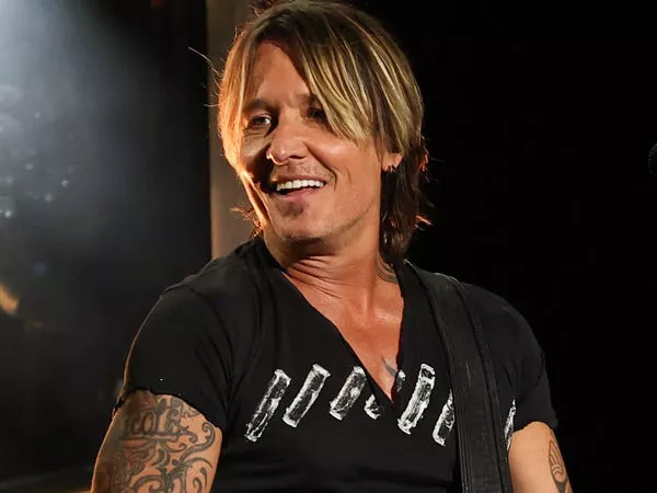 Keith Urban actuando en junio de 2023